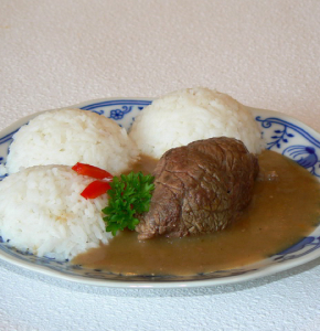 Bavorská roštěná z hovězího masa s parbolite rýží